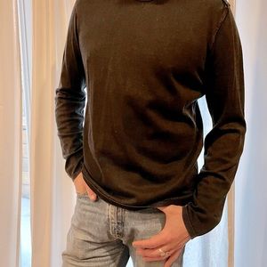 John Varavatos size Large long sleeve tee shirt with elbow and shoulder details
